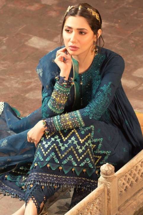 Super Hit Design No -450 by Taj 